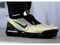 rainbow vapormax flyknit